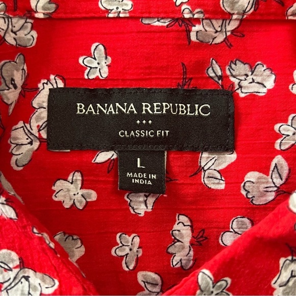 Banana Republic Red Floral Women’s Button Up Blouse Size Large Valentine Top EUC - Picture 2 of 6